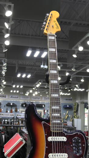 Squier Classic Vibe Bass VI, Laurel Fingerboard - 3-Tone Sunburst